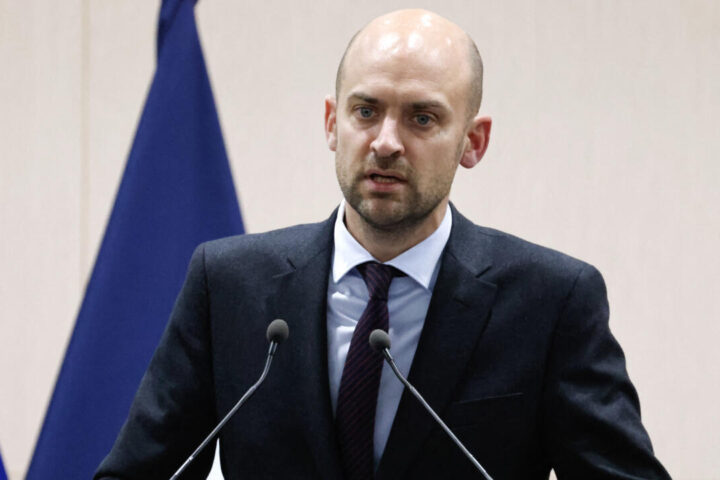 France tells Rwanda to 'immediately' leave DR Congo