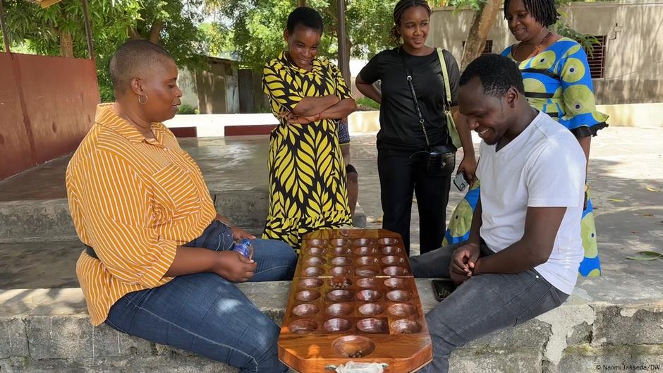 Tanzania: Women play Mancala board game to strengthen ties