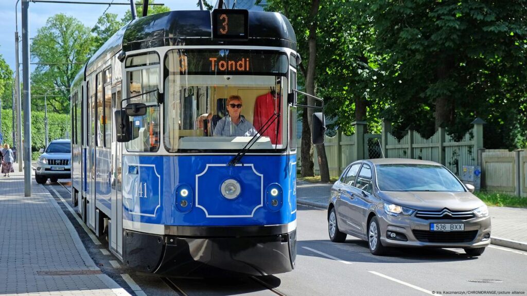 Could free public transportation cut city emissions?