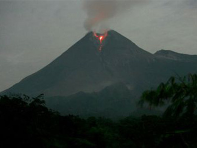 Ecuador villages evacuated as Cotopaxi volcano rumbles to life - GuardianTV