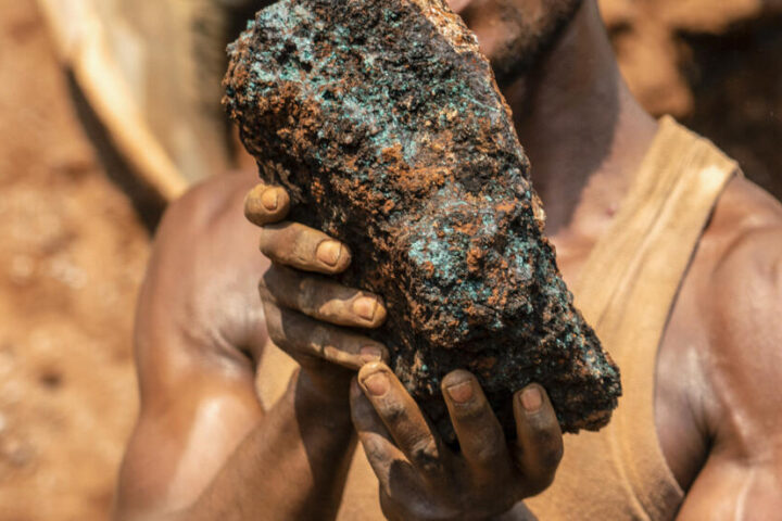 DRC accuses Apple of using smuggled minerals from its east