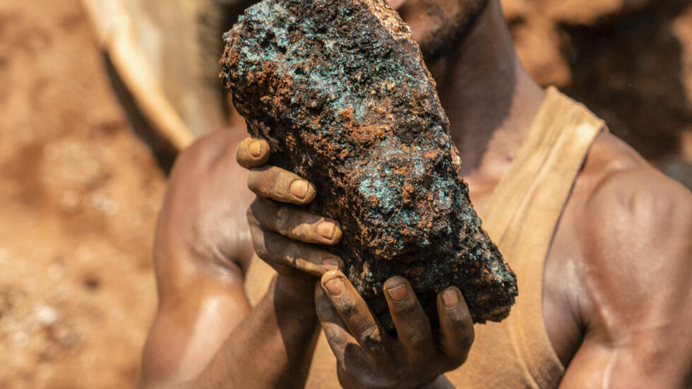 DRC accuses Apple of using smuggled minerals from its east