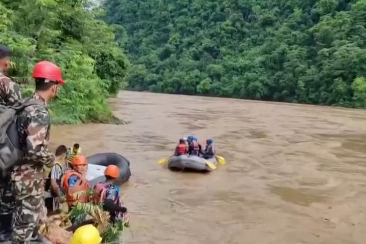 Rescuers search for missing after Nepal landslide