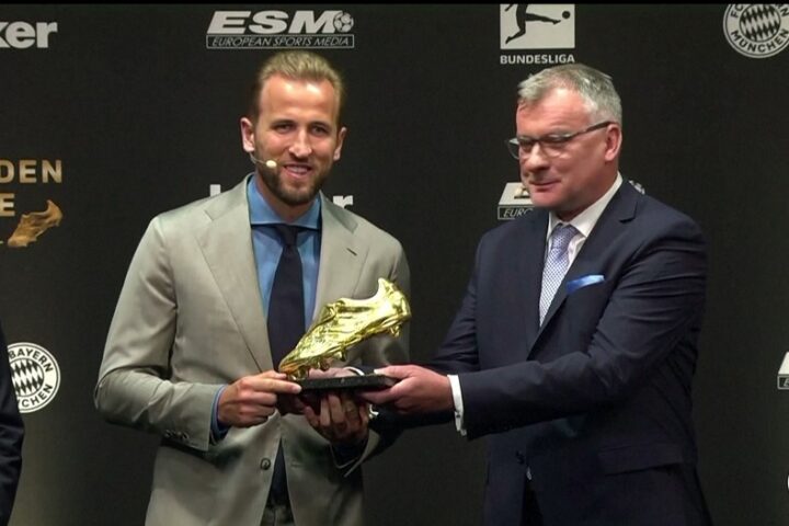 Harry Kane receives European Golden Shoe award after Munich move