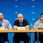 Freed Russian dissidents speak with reporters in Bonn