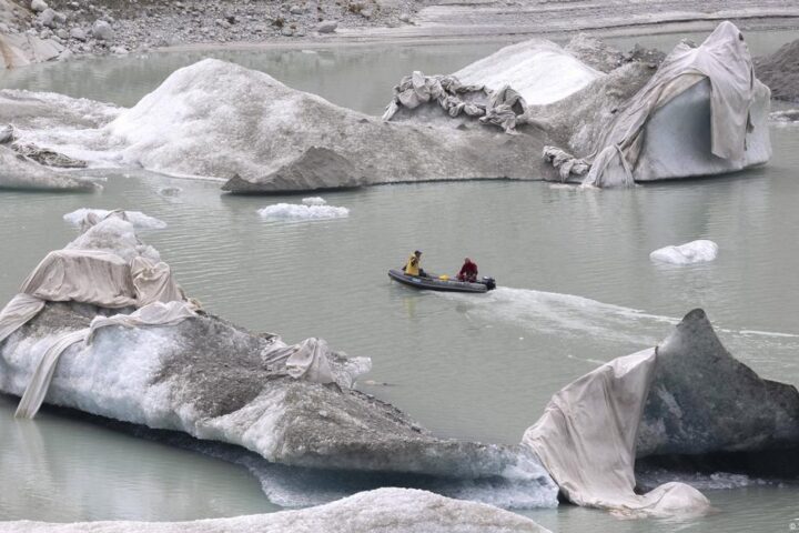 Swiss glaciers melt at record speed