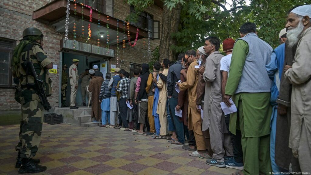 Kashmir: Voters discuss election hopes and fears