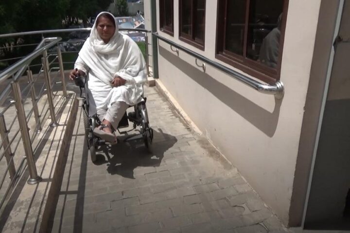 Pakistani polio survivor becomes social innovator