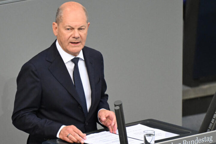 German politicians criticize Scholz over migration