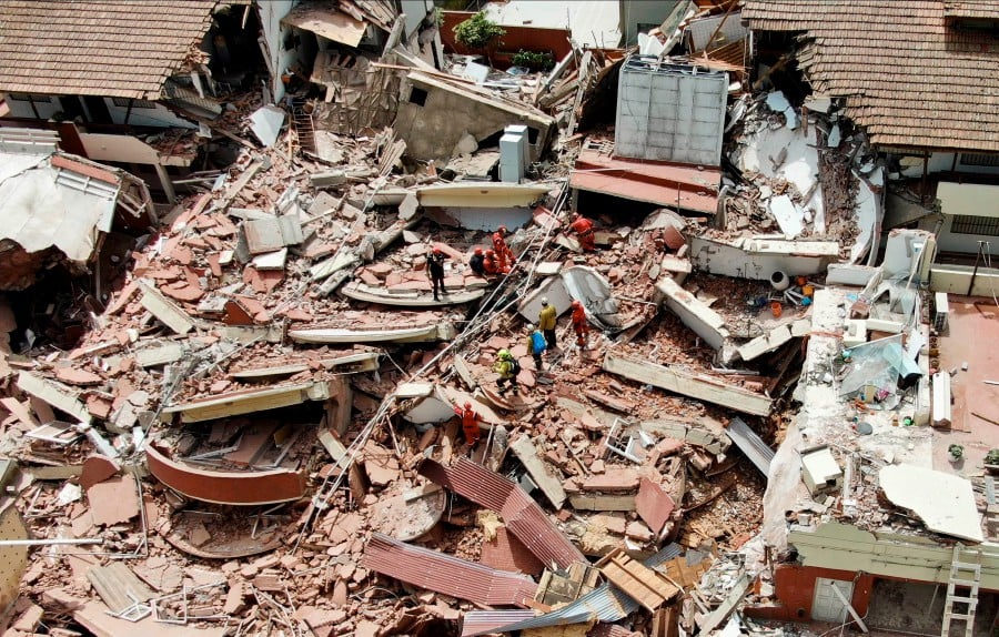 At least 1 dead, several missing as 10-storey hotel collapses in Argentina