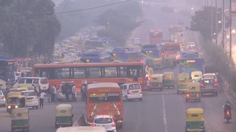 Delhi, Mumbai choke on thick smog as India’s air quality raises health concerns