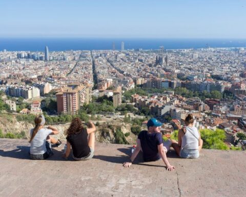 Barcelona's plans to manage tourism angers residents