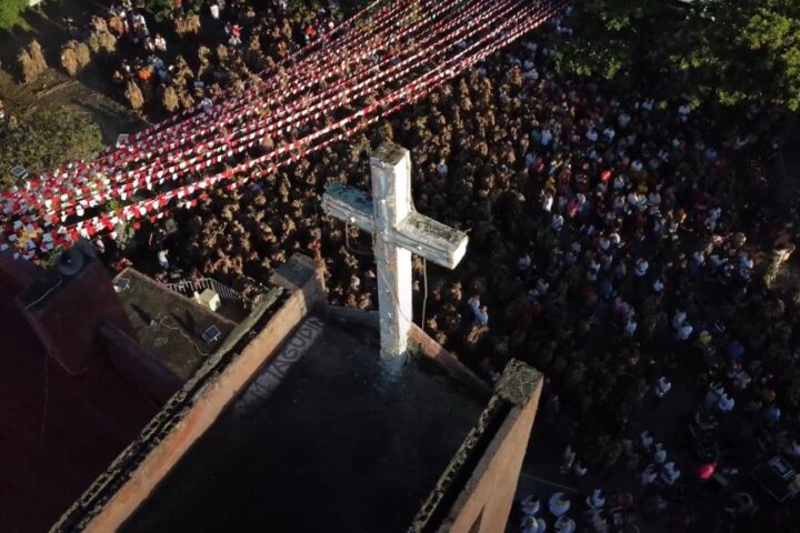 Philippine faithful put a local twist on Catholic traditions