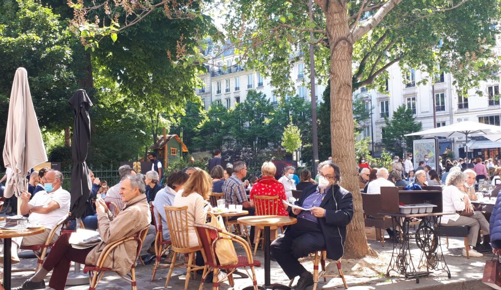 Paris city hall extends summer terrace curfew