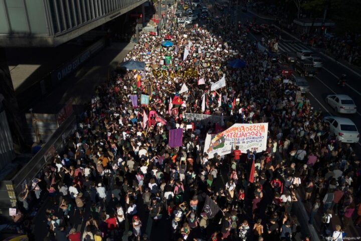 Thousands protest in Rio