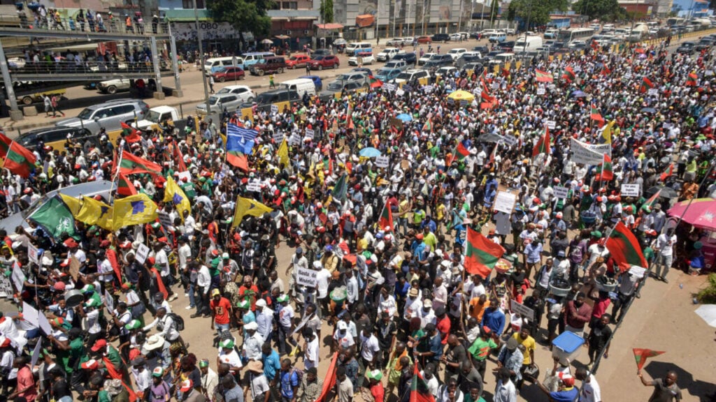 Thousands takes to Luanda streets to protest against the government