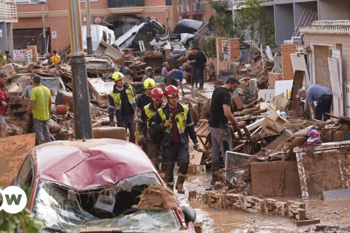 Valencia death toll rises to over 200 after floods in Spain