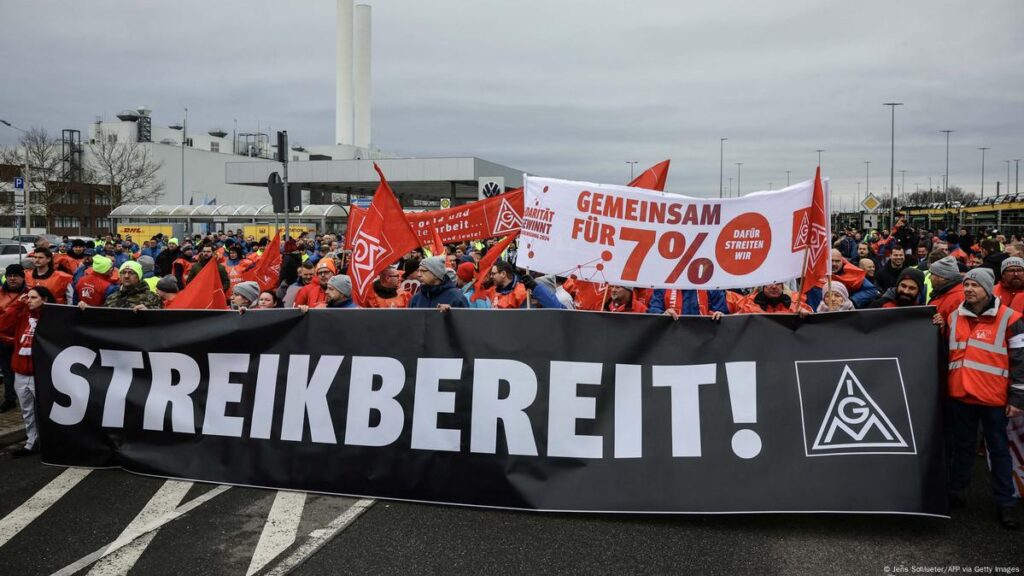 Volkswagen workers strike at factories across Germany