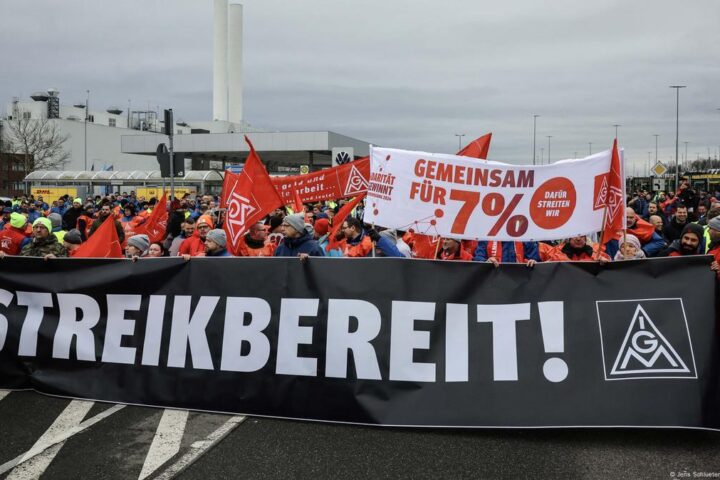 Volkswagen workers strike at factories across Germany