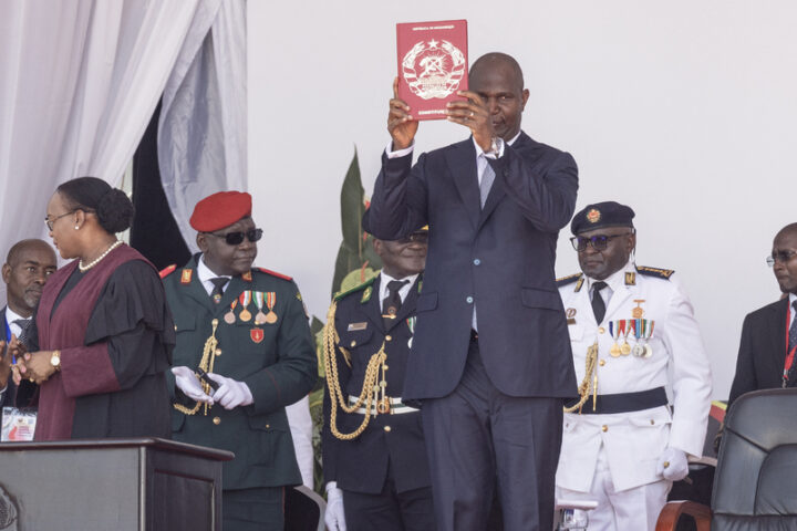 Mozambique inauguration: new president vows 'unity' amid protests