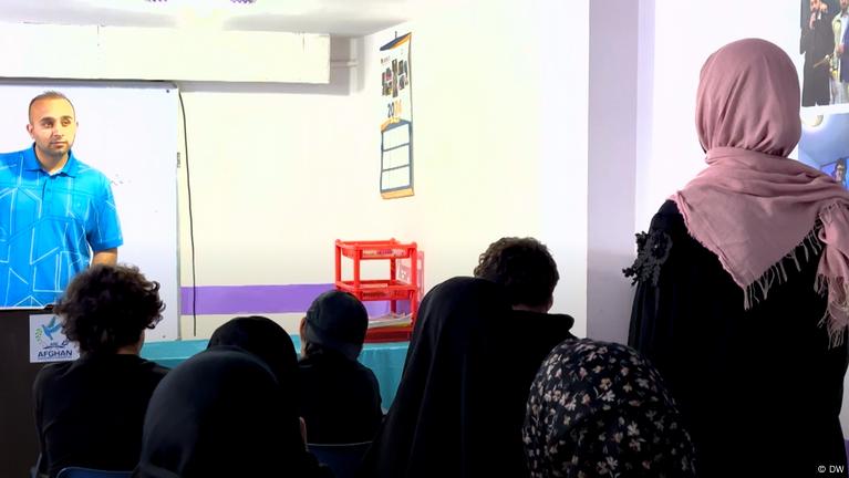 India: English classes bring hope to Afghans in New Delhi