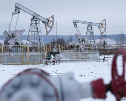 US, UK impose sweeping sanctions on Russia's oil industry