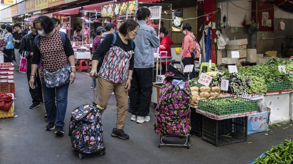 Deflation fears rise in China as consumer prices slow down for four straight months