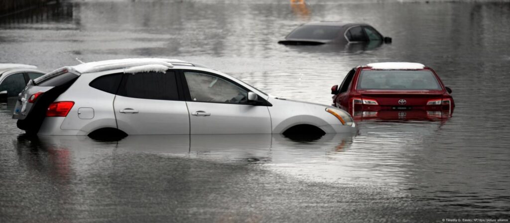 US: Heavy rains and flooding kill 9