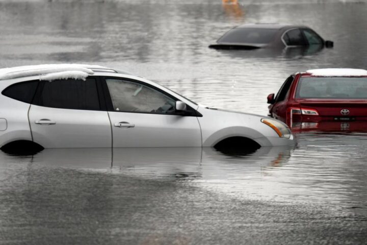 US: Heavy rains and flooding kill 9