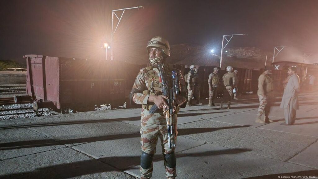 Pakistan: Hostages killed as Balochistan train siege ends