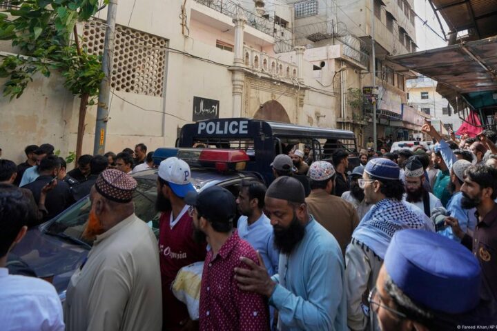 Pakistan: Islamist mob beat Ahmadi man to death in Karachi