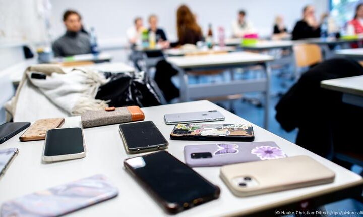 Adolescence and mental health: Are smartphone bans enough?