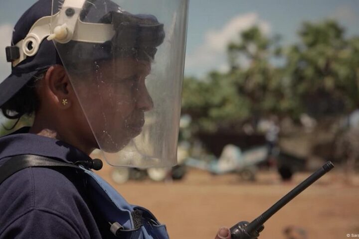 Wounds of war: Clearing land mines in Sri Lanka