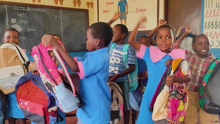 A backpack supporting deaf kids