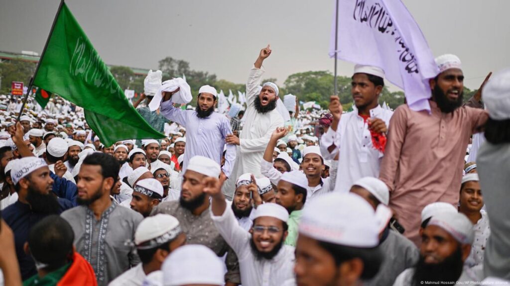 Bangladeshi Islamists protest proposal for women's rights