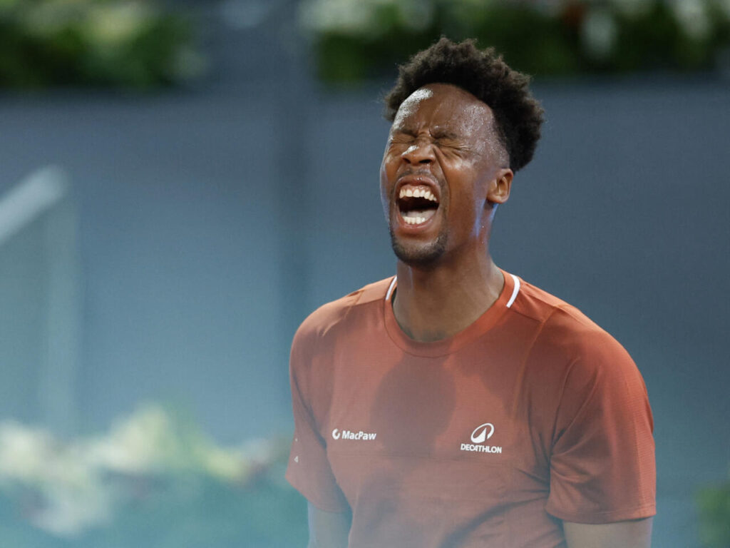 Gaël Monfils overcomes injury and two-set deficit to advance to French Open second round