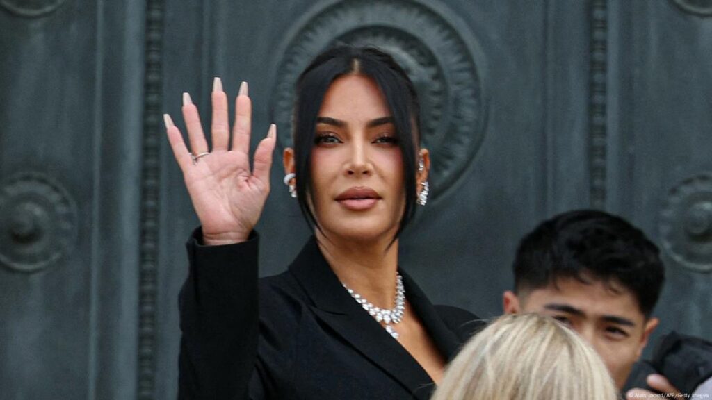 Kim Kardashian testifies at Paris jewellery heist trial