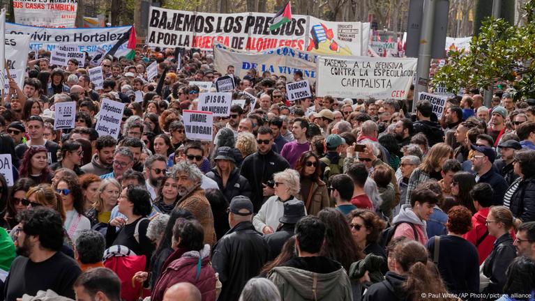 Spain: Tourism boom worsens housing crisis
